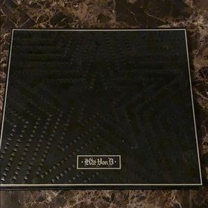 Star studded eyeshadow book